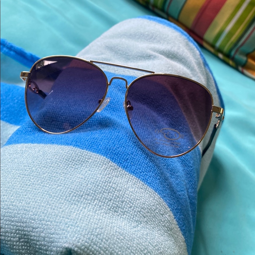 Oscar de la Renta Aviator Sunglasses